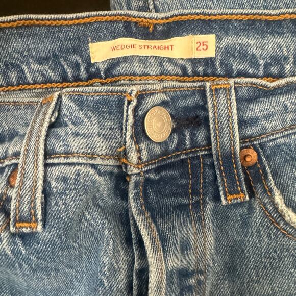 Levi's Womens Jeans Wedgie Straight Button Fly 25 x 26 Cropped Cotton Blend - Picture 7 of 11